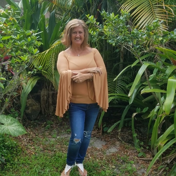 Top - Picture 2 of 2